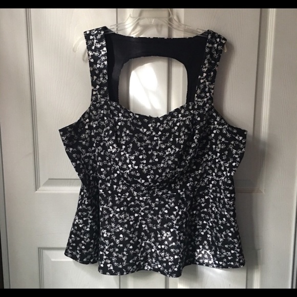 Torrid | floral Peplum Top - Picture 3 of 6